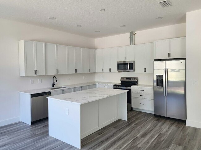 Building Photo - 9219 Northcliffe Blvd