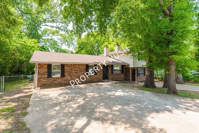 Primary Photo - 4326 Worsham Ave. - Charming 3 bed/2 full ...