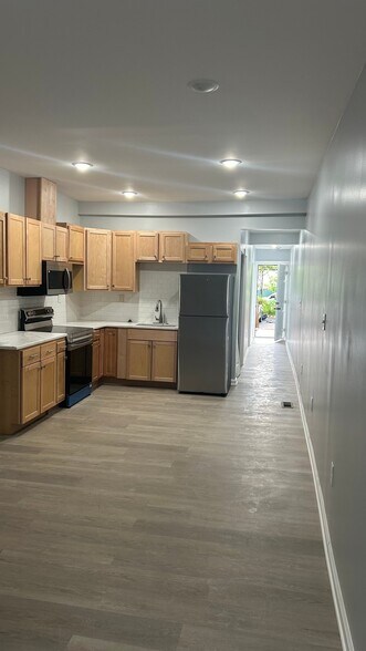 Building Photo - 3112 Frederick Ave