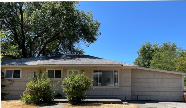 Building Photo - Northside Rancher