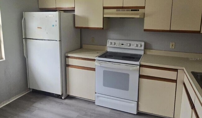 Building Photo - 304 Camillia Ln