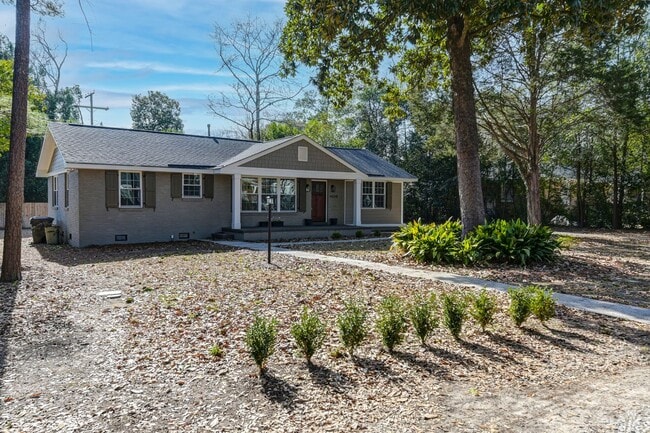 Building Photo - Renovated home in Forest Acres for rent!