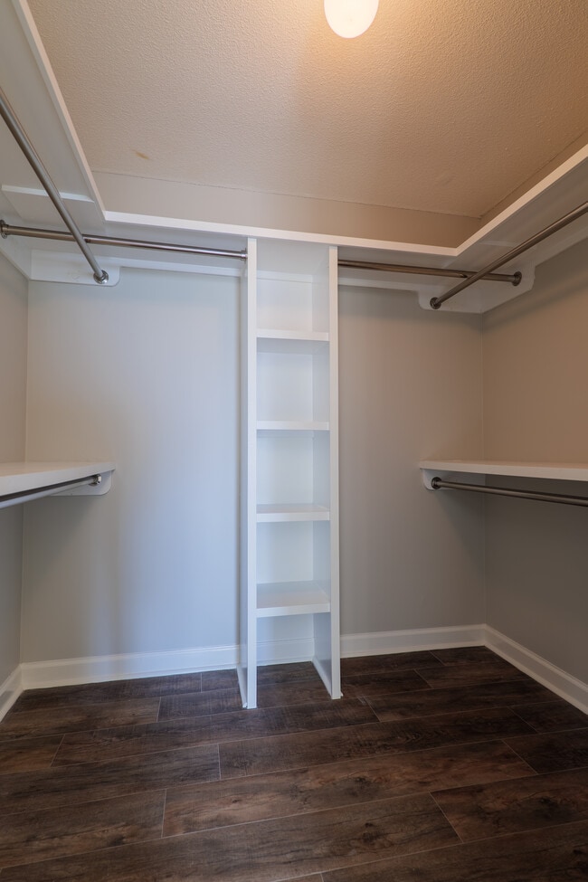 Building Photo - 4246 Netherfield Ln