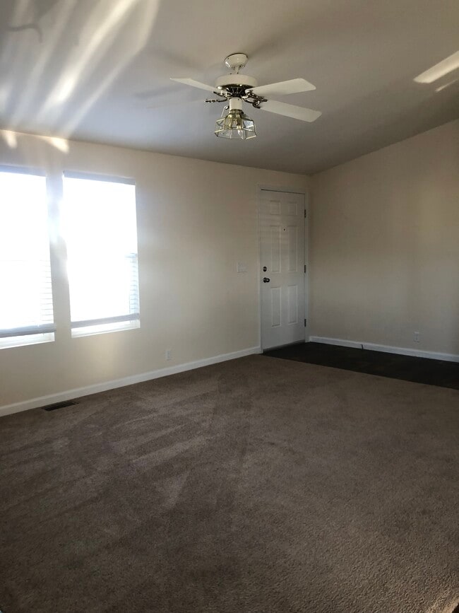 Building Photo - 14777 Palm Dr