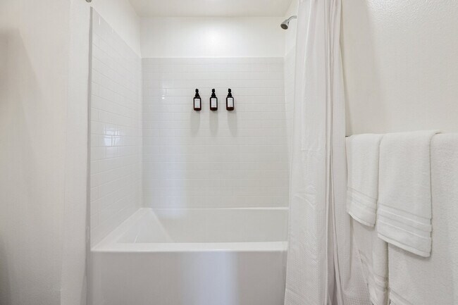 Building Photo - 4388 Ohio St