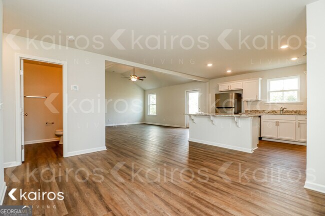 Building Photo - 104 Scots Pne Ct