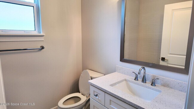 Building Photo - 414 Grove Ln