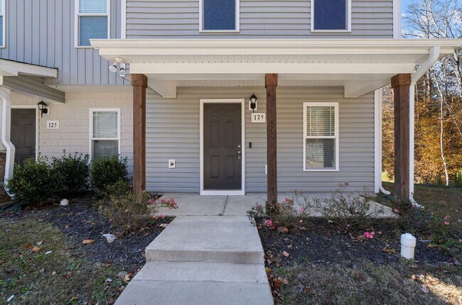 Building Photo - 2-Bed End Unit Townhome in Clayton