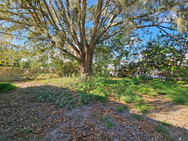 Building Photo - ADORABLE 4 Bedroom, 2 Bath Home Available ...