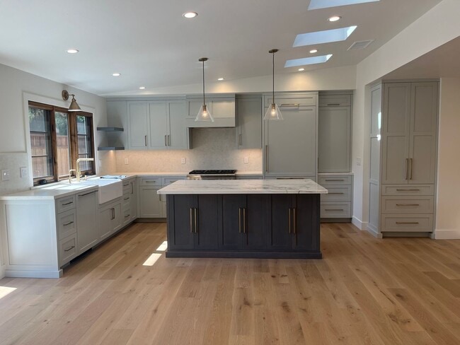 Building Photo - Completely Remodeled Home in Prime Los Gat...