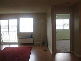 Building Photo - 100 Cove Way