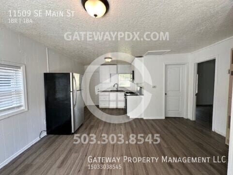 Building Photo - 11509 SE Main St