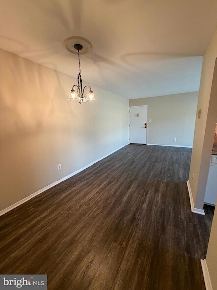 Building Photo - 1 Summit Hill Ct