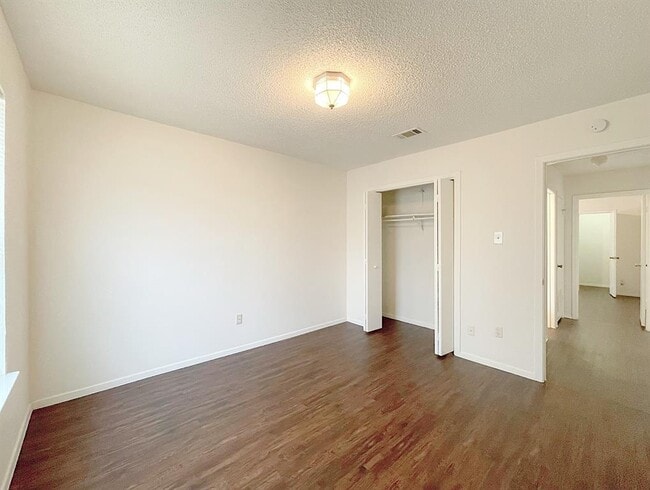 Building Photo - 656 Mairo St