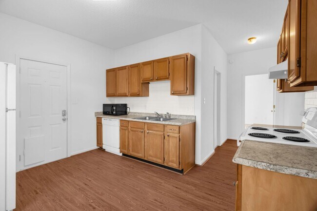 Building Photo - Cozy Home located in Greensboro