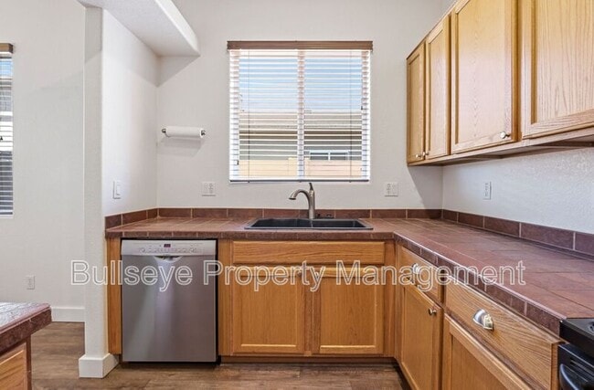 Building Photo - 6519 S 5th Way