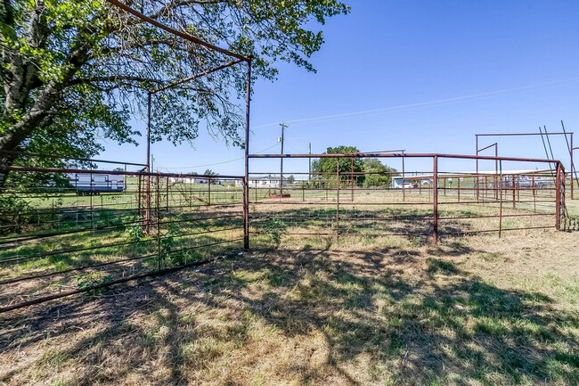 Building Photo - Country Living with Several Acres of Pastu...