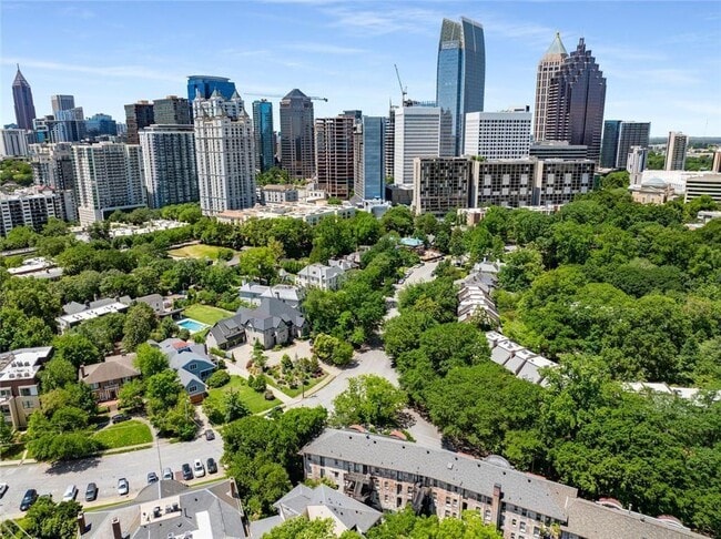 Building Photo - 124 Lafayette Dr NE