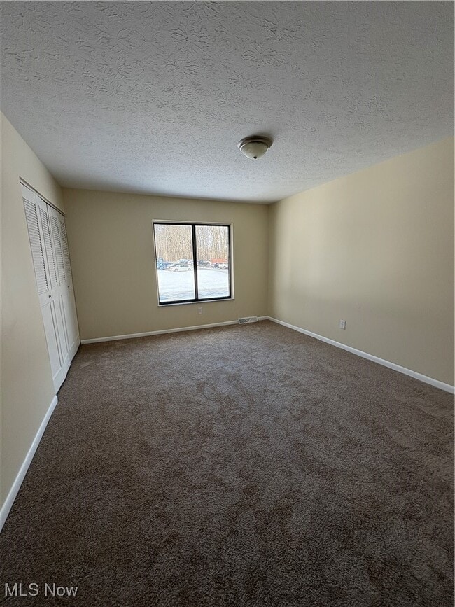 Building Photo - 2398 Echo Valley Dr