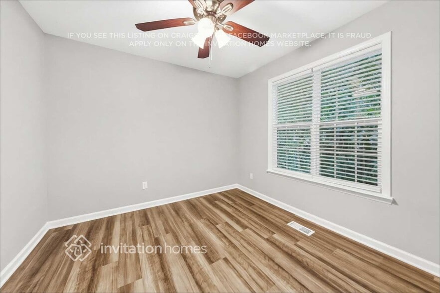 Building Photo - 204 Zircon Ln