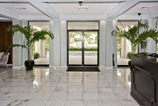 Building Photo - 2860 S Ocean Blvd