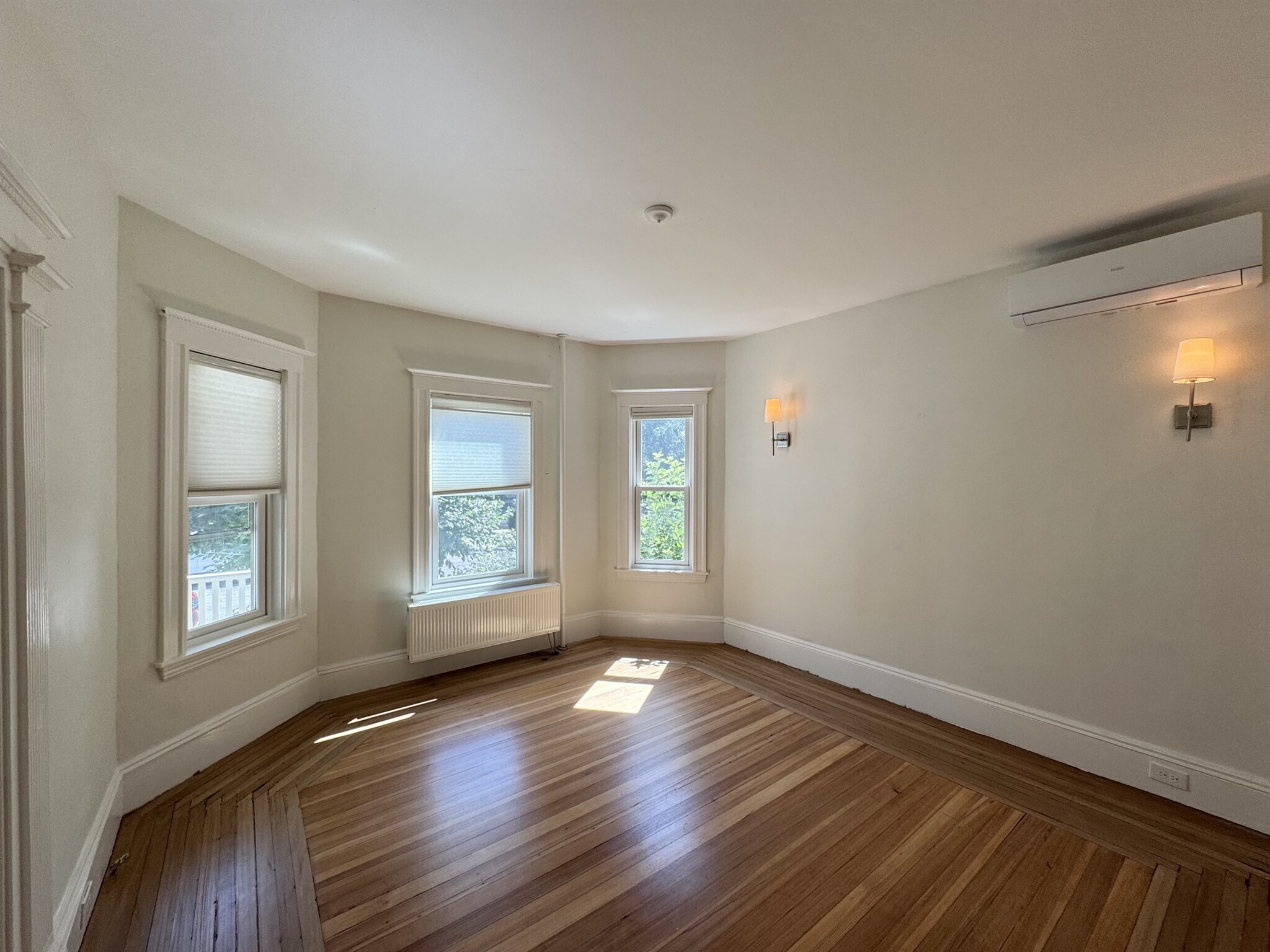 Building Photo - 121 Highland Ave