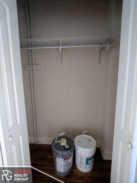 Building Photo - 618 W Patterson Ave