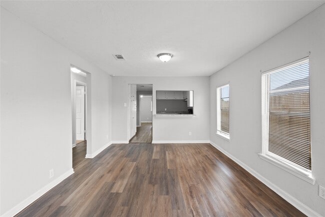 Building Photo - 419 N Parrish St