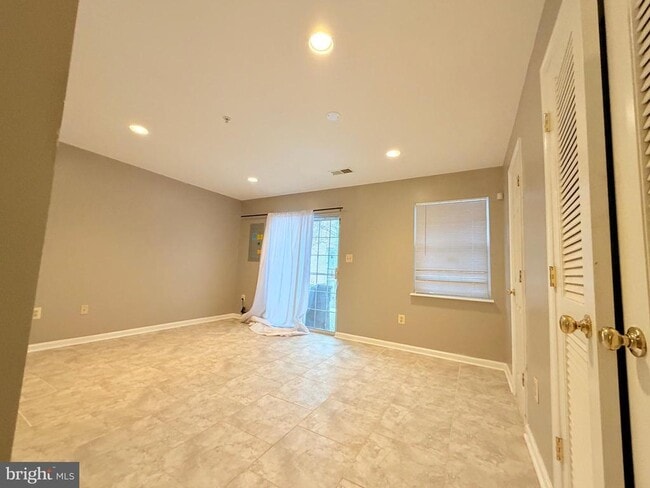 Building Photo - 4805 Cowslip Ct