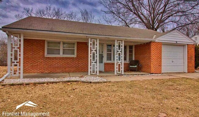 Primary Photo - 4 Bedroom Home with Amazing Features Avail...