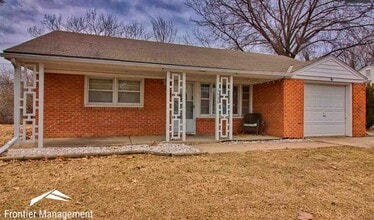 Building Photo - 4 Bedroom Home with Amazing Features Avail...