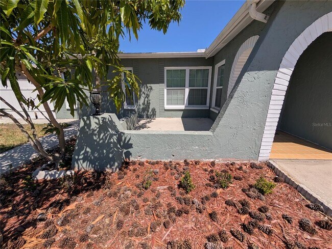 Building Photo - 6947 Bottle Brush Dr