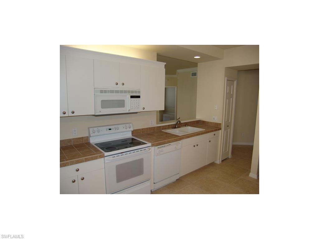 Kitchen - 500 Lambiance Cir