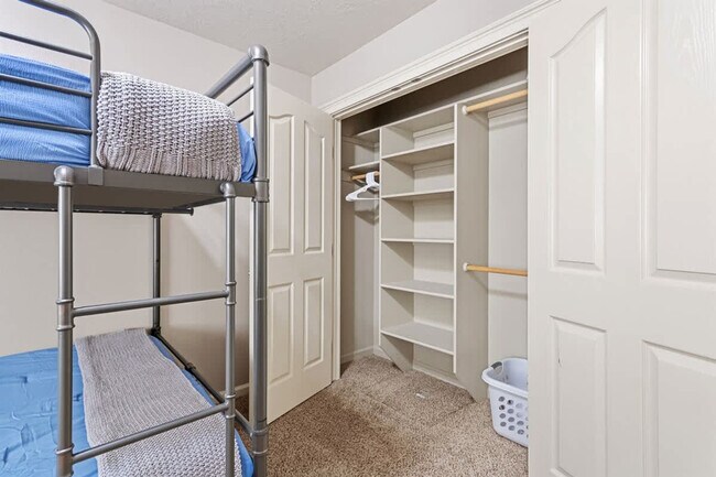 Building Photo - 2480 W San Remo Ct