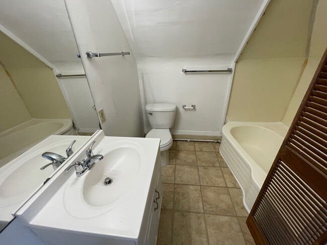 Bathroom - 5104 Baum Blvd