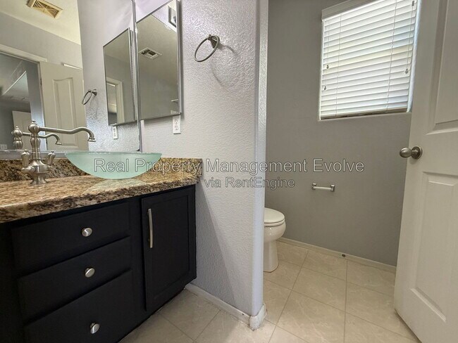 Building Photo - 21122 E Stonecrest Dr