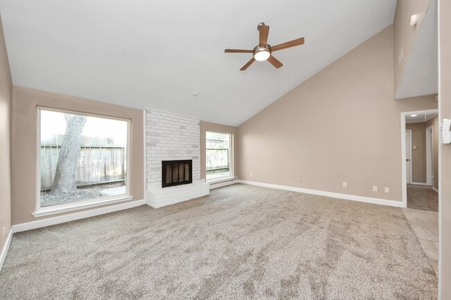Building Photo - 11923 Briar Forest Dr
