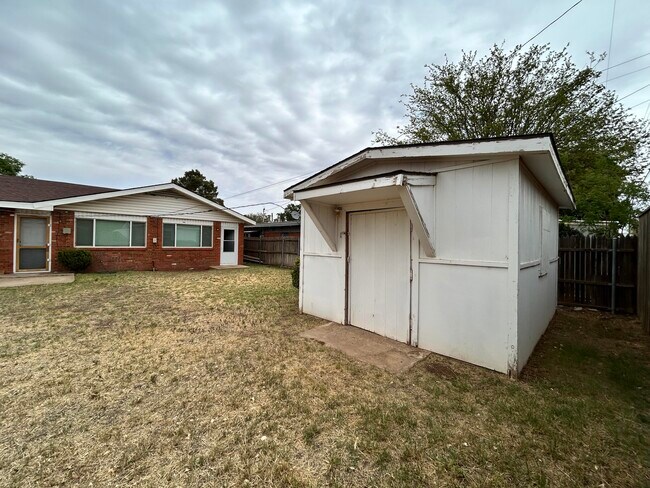 Building Photo - 2119 57th St