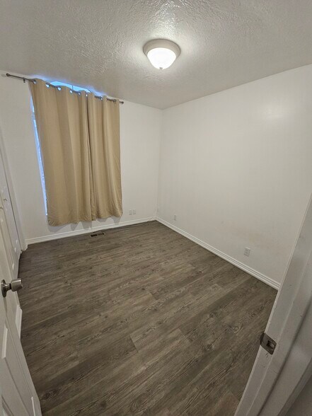 Building Photo - 1442 W 730 S