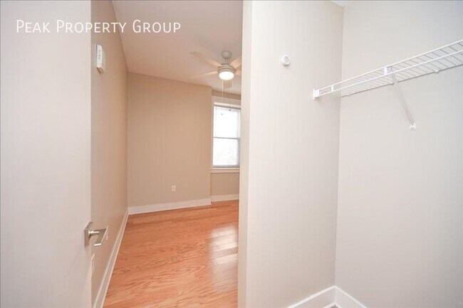 Building Photo - 433 E 13th St