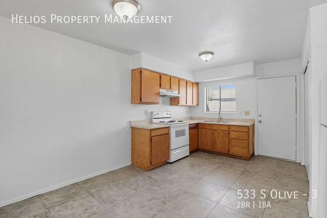 Building Photo - 533 S Olive