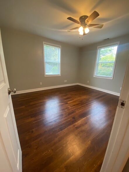 Bedroom - 1310 N Clark St