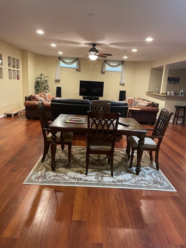 Primary Photo - 42701 Ridgeway Dr