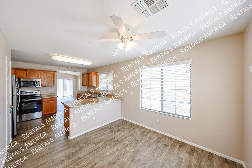 Building Photo - 12905 W Mandalay Ln