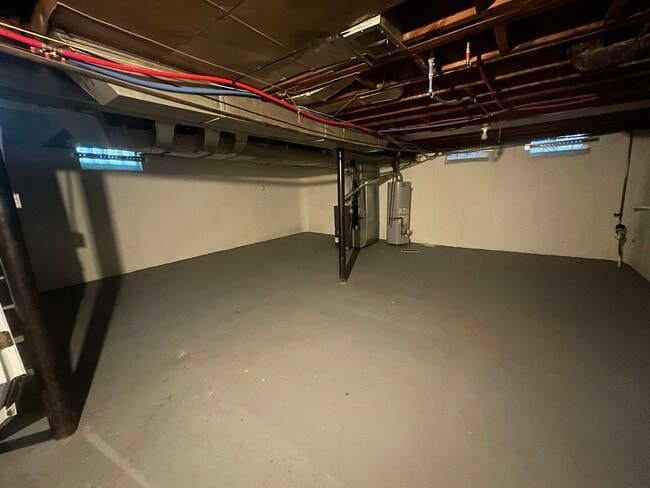 Building Photo - 9961 Vaughan St