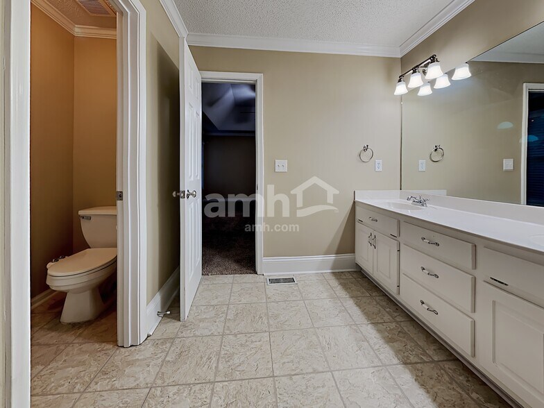 Building Photo - 7810 Wynfield Cir