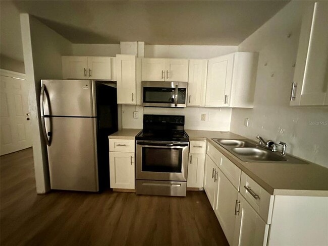 Building Photo - 649 NE Waldo Rd