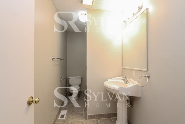 Building Photo - Fall in love with this 3BR, 2BA Home!