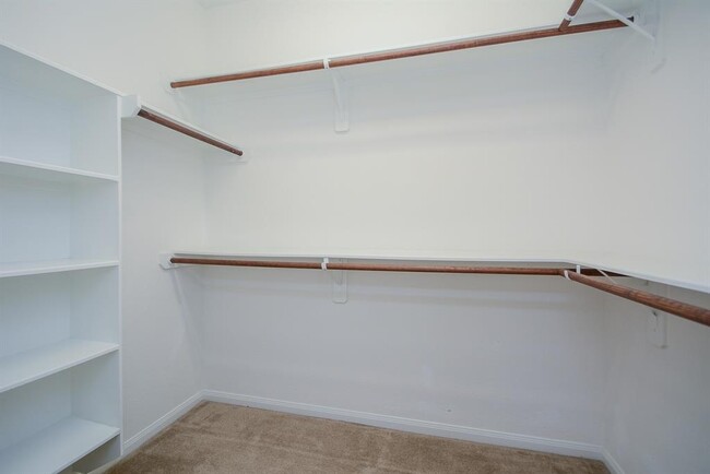 Building Photo - 22 Cheswood Manor Drive