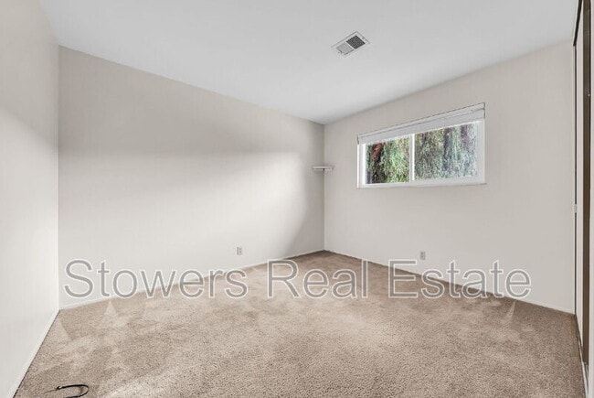 Building Photo - 925 St Louis Ct